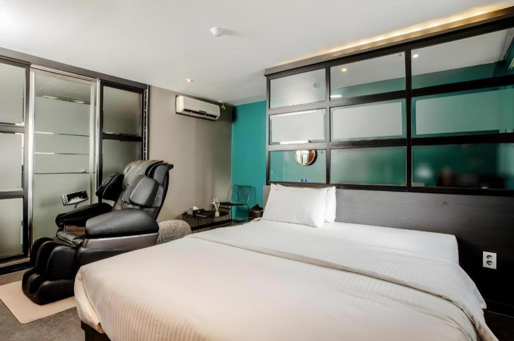 M7 Business Hotel Chilgok Exterior photo