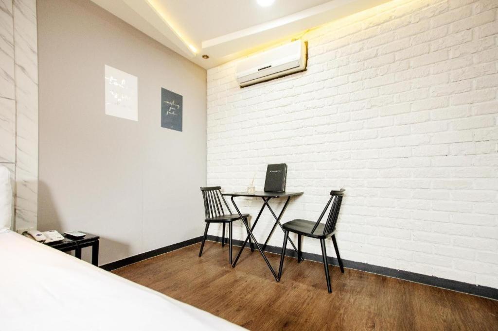 M7 Business Hotel Chilgok Exterior photo