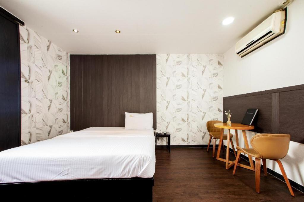 M7 Business Hotel Chilgok Exterior photo