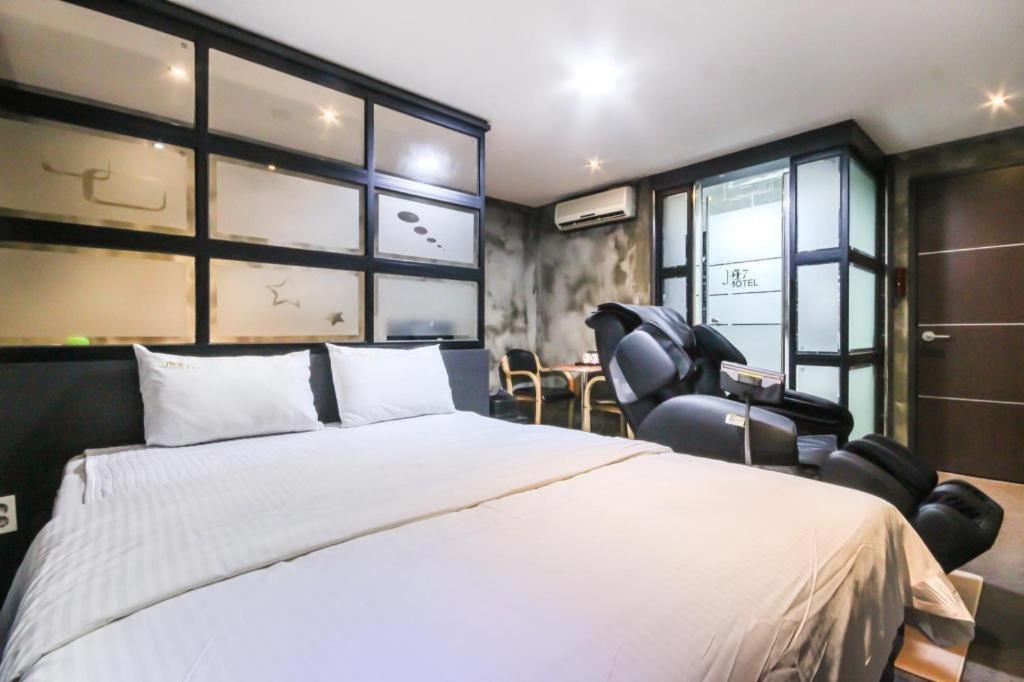 M7 Business Hotel Chilgok Exterior photo