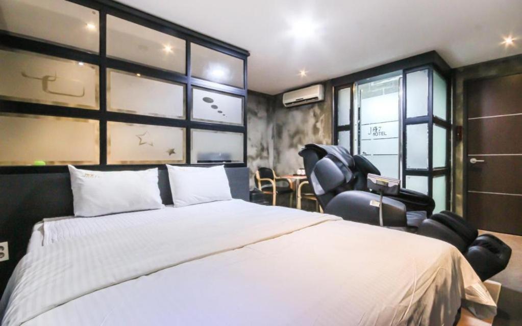 M7 Business Hotel Chilgok Exterior photo