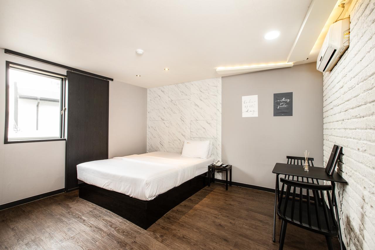 M7 Business Hotel Chilgok Exterior photo