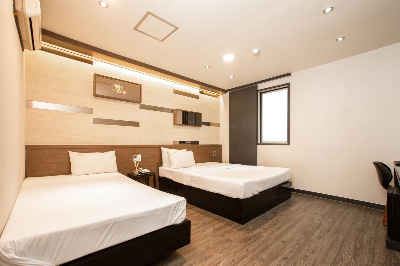M7 Business Hotel Chilgok Exterior photo